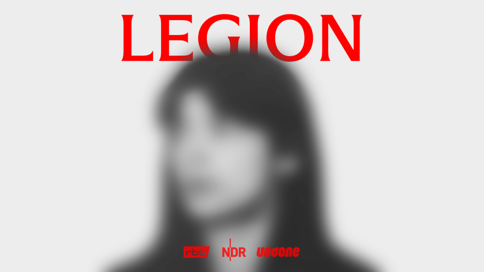 Das Cover des Podcasts Legion: Most Wanted. Ein verschwommenes schwarzweiß Bild einer Frau mit schulterlangen braunen Haaren.